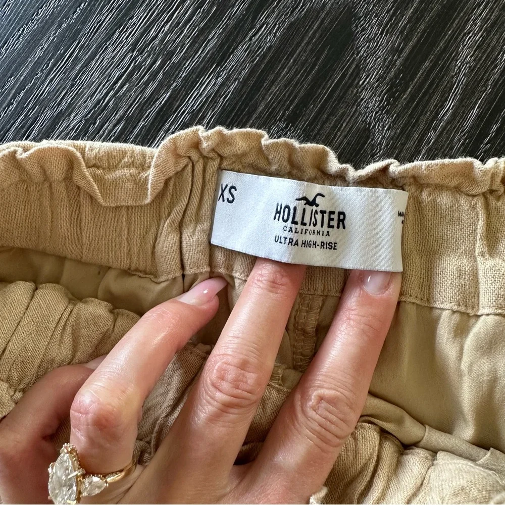 Hollister Linen Blend Paperbag High Rise Lined Shorts in Tan, Size XS - Picture 5 of 12